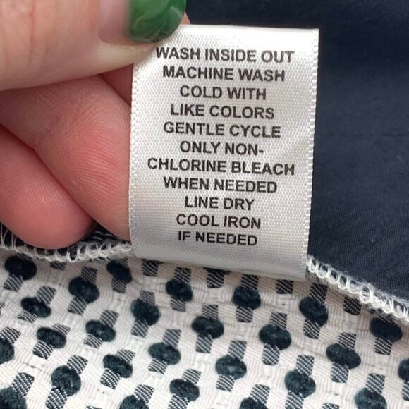 🎉Elle White w/ Black Polka Dot Scallop Shorts - Picture 5 of 6